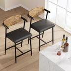 Tabourets de bar à hauteur de comptoir avec accoudoirs, assise et dossier larges rembourrés, structure métallique avec repose-pieds pour îlot de cuisine, marron rustique