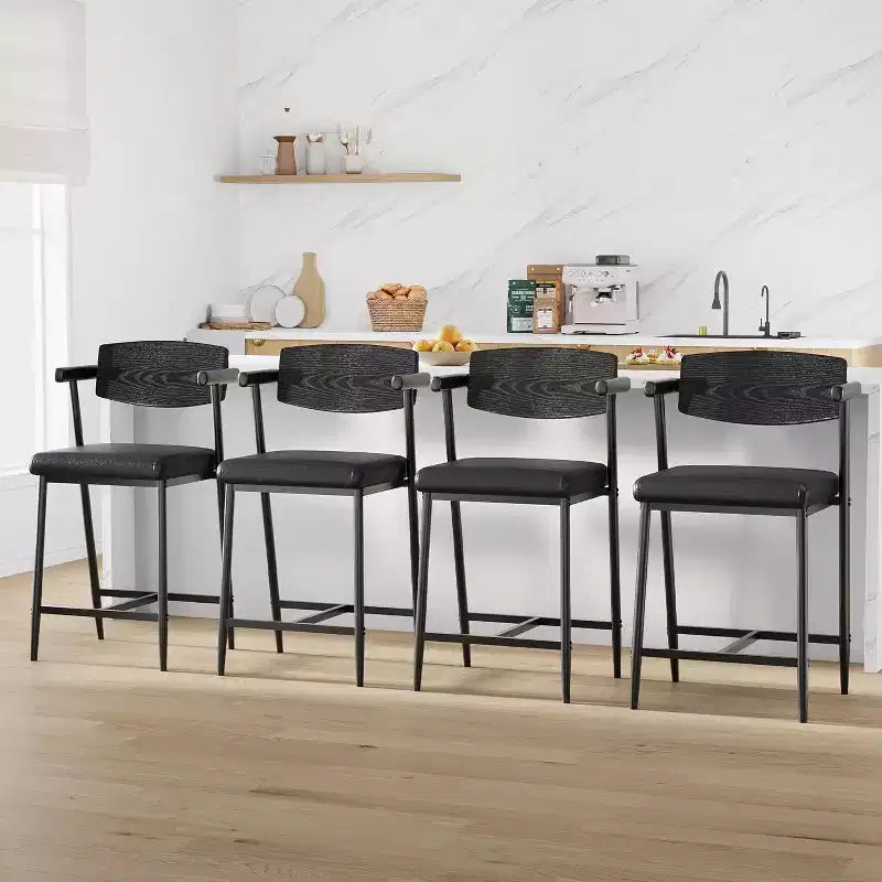 Tabourets de bar à hauteur de comptoir avec accoudoirs, assise et dossier larges rembourrés, structure métallique avec repose-pieds pour îlot de cuisine, marron rustique