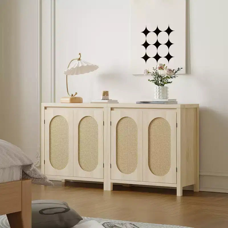 Buffet bahut des années 50 - Meuble de rangement rétro avec portes en rotin et étagères réglables, console d'appoint chic et bohème pour salon