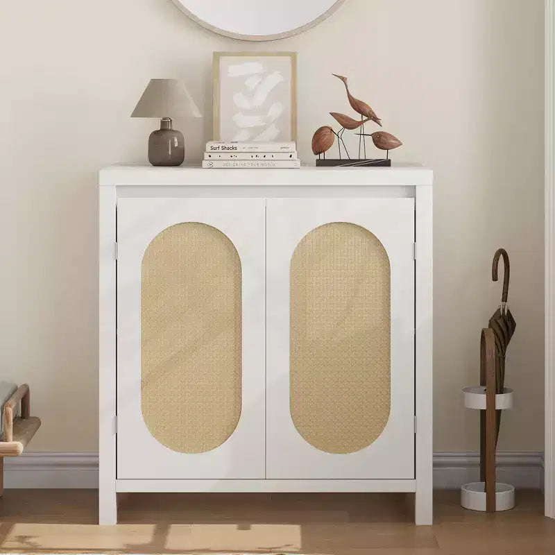 Buffet bahut des années 50 - Meuble de rangement rétro avec portes en rotin et étagères réglables, console d'appoint chic et bohème pour salon