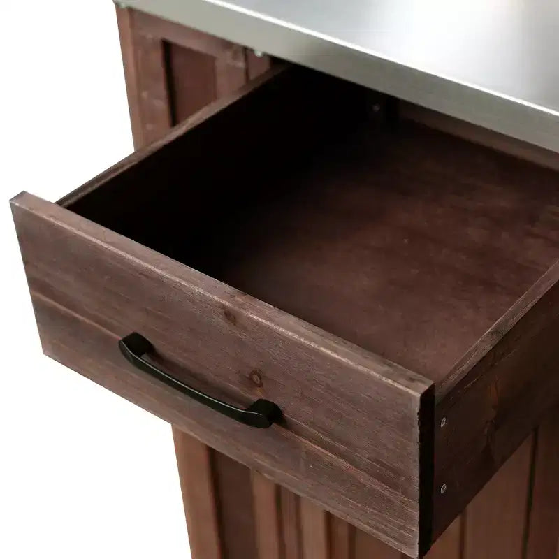 Îlot de cuisine d'extérieur en bois de sapin avec rangement, desserte de cuisine roulante verrouillable avec plateau en acier inoxydable, porte-serviettes et porte-épices pour patio/cuisine