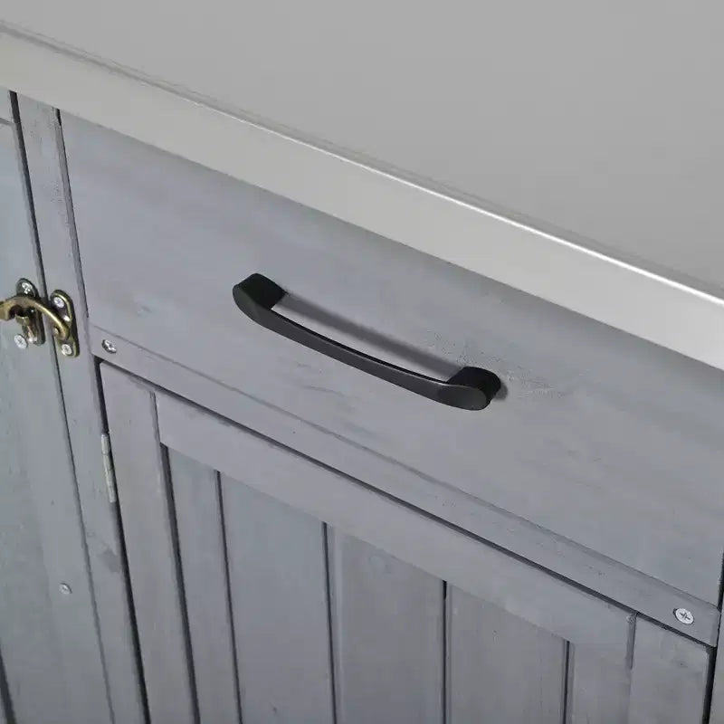 Îlot de cuisine d'extérieur en bois de sapin avec rangement, desserte de cuisine roulante verrouillable avec plateau en acier inoxydable, porte-serviettes et porte-épices pour patio/cuisine
