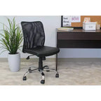 Chaise de bureau ergonomique sans accoudoirs en maille noire, vérin pneumatique, piétement chromé, assise vinyle