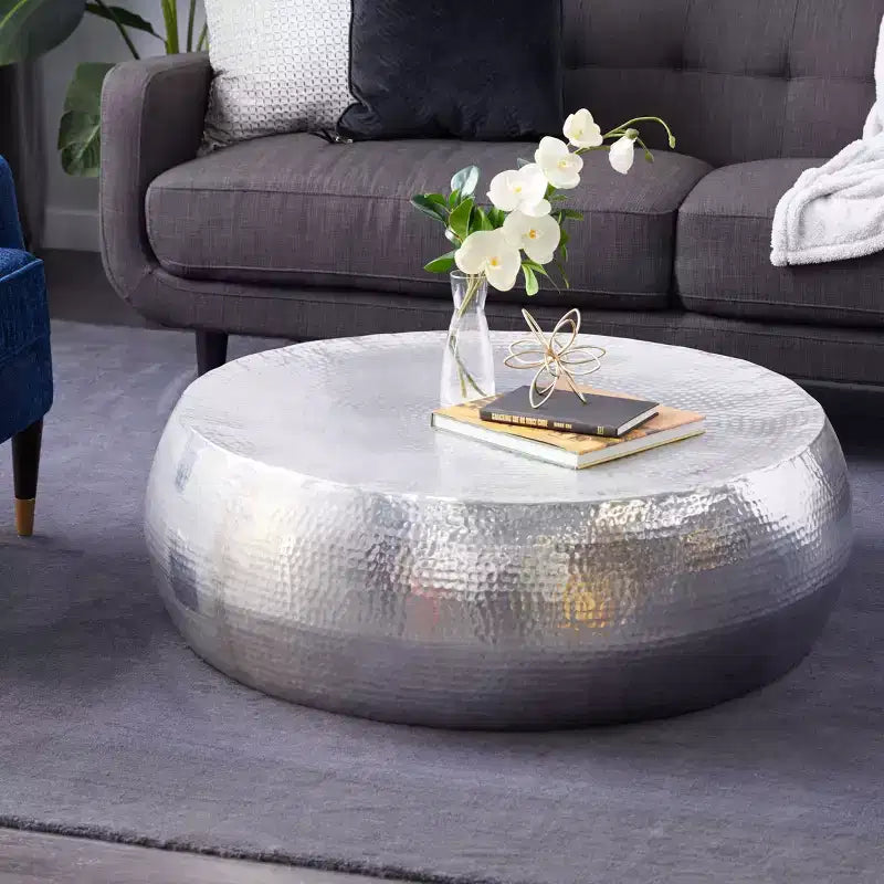 Table basse contemporaine en aluminium argenté