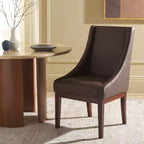 Fauteuil à accoudoirs inclinés